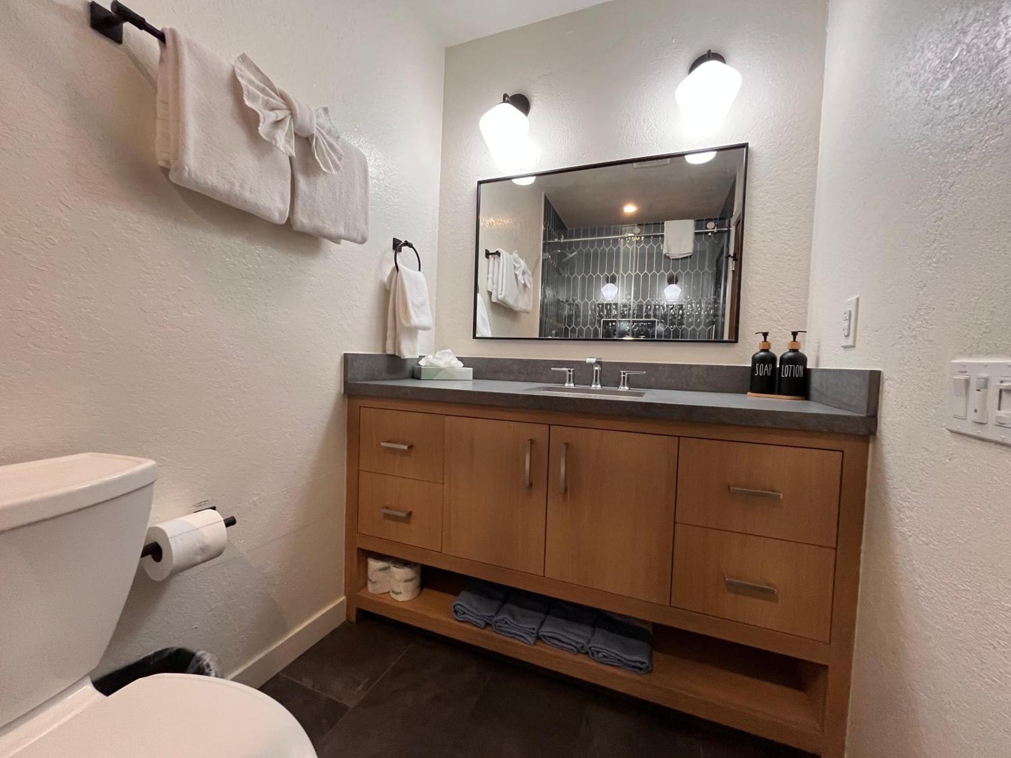 Tastefully Remodeled Condo At Mammoth Ski & Racquet Club, Hot Tub, Garage, 10 Min Walk To Ski Lifts Mammoth Lakes Dış mekan fotoğraf